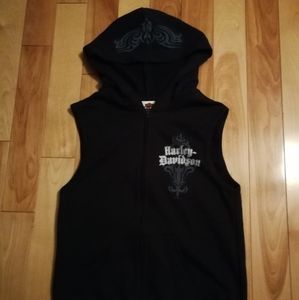 Sleeveless hoodie